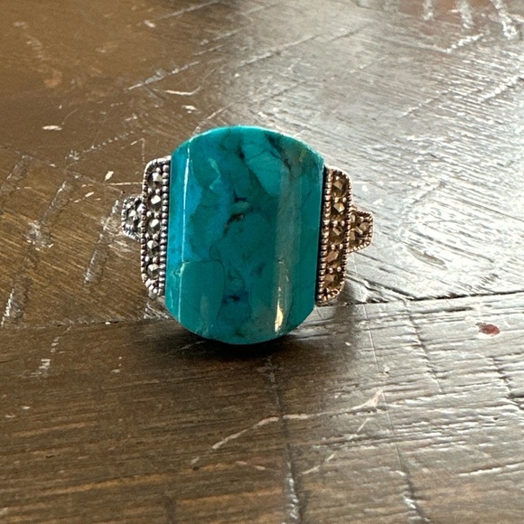 Vintage J&T 925 Sterling Silver Turquoise Statement Ring Thailand Marked size 7 - Picture 2 of 6